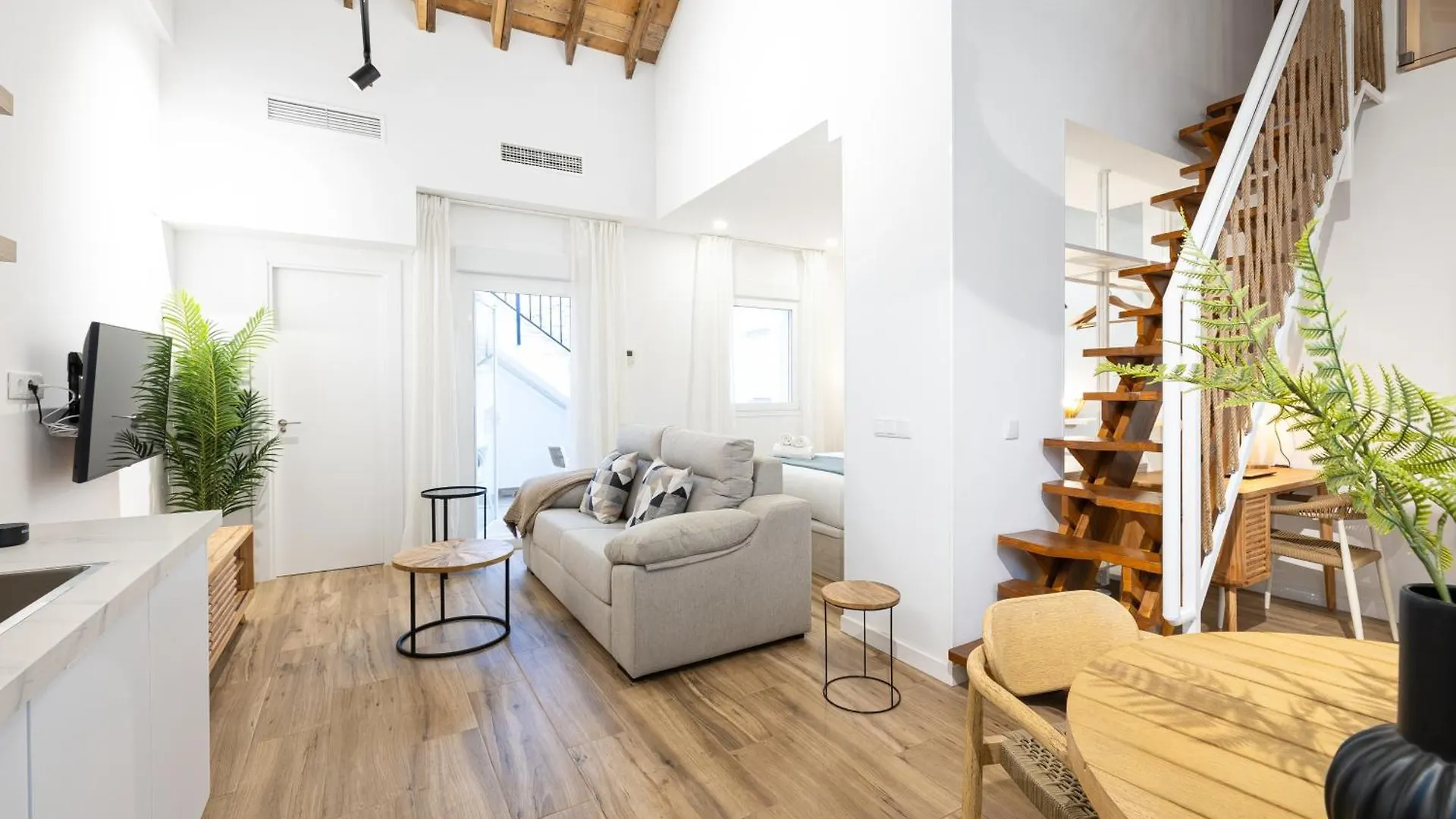 Modern Duplex Courtyard -2Bedrooms 2Baths Malaga